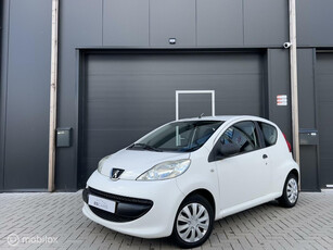 Peugeot 107 1.0-12V XR NL auto | Radio | Aux