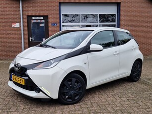 Toyota Aygo 1.0 VVT-i x-play 5-drs NL-auto