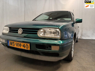 Volkswagen Golf Cabriolet 1.8 - Rondom Gebruikersschade