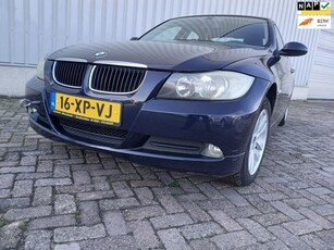 BMW 3-serie 318i Business Line - Start Niet