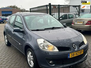 Renault Clio 1.6-16V Dynamique S Automaat 1e eigenaar