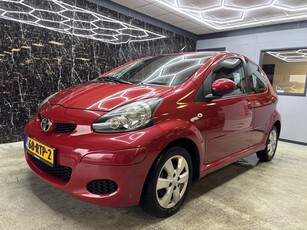 Toyota Aygo 1.0-12V Aspiration Red Navigator (bj 2011)