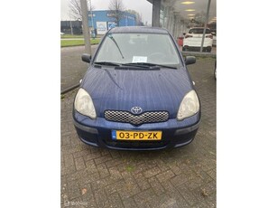 Toyota Yaris 1.0 VVT-i Idols