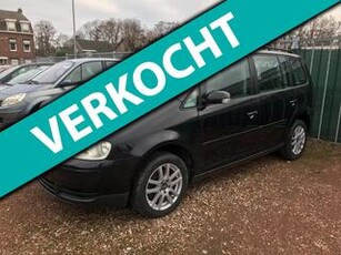 Volkswagen TOURAN 1.6-16V FSI airco hoge instap !! getint glas lm velgen mooie volle auto , nwe apk trekhaak recent beurt gehad