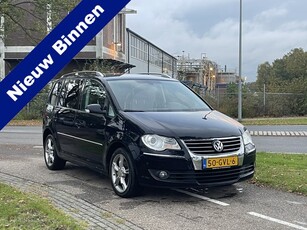 Volkswagen Touran 2.0 TDI Highline 7 Persoons AUTOMAAT