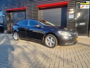 Volvo V40 1.6 D2 Momentum / AUTOMAAT / NAVIGATIE / PDC /