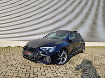 Audi A3 Sportback 35 TFSI Edition one 3x S line Panodak Matrix B&O Carbon