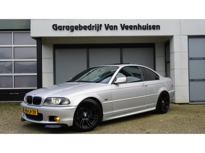 BMW 3-serie Coupé 323Ci 210pk Executive M-Pakket Schuif/kanteldak Leder 18inch LM Xenon RVS Uitlaatsysteem Verlaagd Apple Carplay *Groot Onderhoud Gehad*