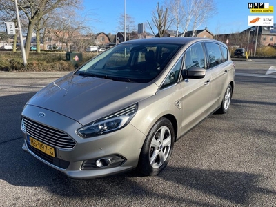 Ford S-Max 1.5 Titanium 7persoons met alle denkbare optie's