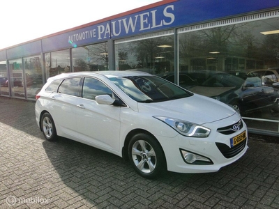 Hyundai i40 2.0 GDI i-Mo, benzine, schakel, 2015, 156431 km.