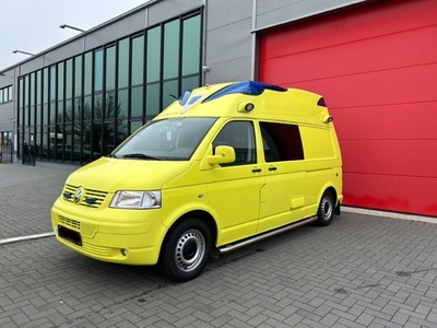 Volkswagen Transporter Kombi 2.5 TDI Ambulance (bj 2009)