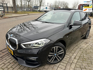 BMW 1-serie 118i 2022 140PK High/Executive M-Edition SPORT PANO LEER NAP