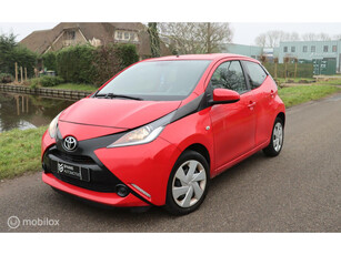 Toyota Aygo 1.0 VVT-i x-play / Scherm / Camera / Airco