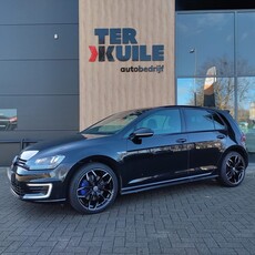 Volkswagen Golf 1.4 TSI GTE Connected series