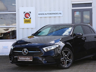 Mercedes-Benz A-Klasse 250e 263PK AMG Plug in Hybride 8-G Aut.*Incl. BTW*Perfect Onderh.*Widescreen/Night Pakket/Sfeerver./Apple Carplay-Android/DAB/Ha