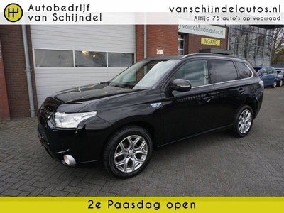 Mitsubishi Outlander 2.0 PHEV 4WD INSTYLE ORIGINEEL NEDERLANDS DEALER ONDERHOUDEN SCHUIF/KANTELDAK LEDER STOELVERWARMING CAMERA TREKHAAK NAVI CLIMA CRUISE ELECTR.KLEP BLUETOOTH KEYLESS ENZ...