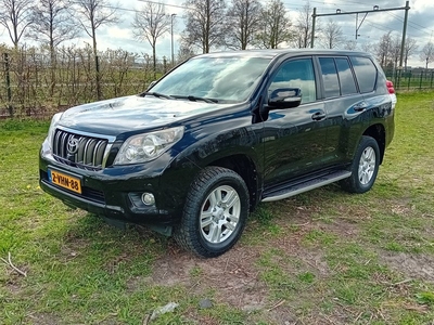 Toyota Land Cruiser 3.0 D-4D SX Window Van