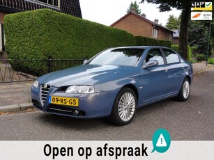 Alfa Romeo 166 VERKOCHT 3.0 V6 Distinctive NL auto leder navig xenon