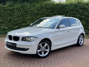 BMW 1-serie 116i 2.0 Executive Automaat Dakraam Cruise Xenon