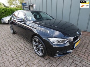 BMW 3-serie 318d High Executive AIRCO//NAVI//CRUISE//STOELVERWARMING//CV+AB