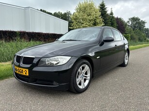 BMW 3 Serie 318i Business Line / AIRCO / NAVI / CRUISE