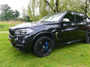 BMW X5 M50d*virtual*hud*panorama*soft close*camera