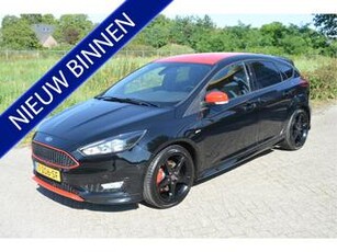 Ford FOCUS 1.5 ST-Line | 150 PK | Airco | 18 Inch LM | Navigatie | PDC | Parkeer Assist VERKOOP TELEFONISCH BEREIKBAAR 040-2240080