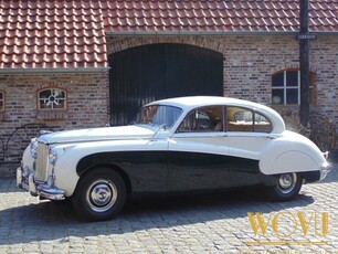 Jaguar sedan MK 9