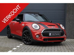 Mini Mini 2.0 Cooper S Chili Serious Business | Panoramadak | Full LED | Shadowline | Parkeersensoren | Bluetooth