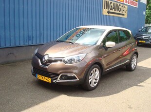 Renault Captur 0.9 TCe Dynamique - NAP (116483km) - Keyless entree - Navi - Climat control - Cruise control - Achteruitrij camera - PDC - LM velgen - 4 elektrische ramen - 2x sleutel op afstandsbediening - Metalic lak