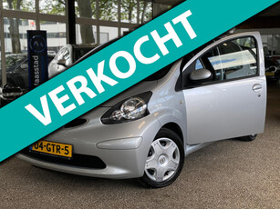 Toyota Aygo 1.0|100% Dealeronderhouden|Airco|5drs|2008|1jr APK|Topstaat|Boekjes|Zeer nette staat|Zilver|Nieuwe uitlaat