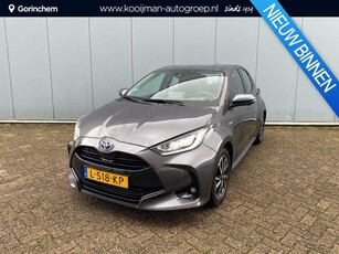 Toyota Yaris 1.5 Hybrid Dynamic | 1e Eigenaar | Nieuw Geleverd | Navigatie | Trekhaak | Dealer Onderhouden |