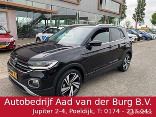 Volkswagen T-Cross 1.0 TSI Style 116pk < Navigatie/Camera / Parkeerhulp voor & achter / Bluetooth / Trekhaak / Velgen