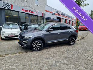 VOLKSWAGEN T-ROC 1.5 TSI STYLE BUSINESS AUTOMAAT / Carplay / Navigatie /