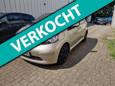 Toyota Aygo 1.0-12V + AIRCO LEDER 5DRS