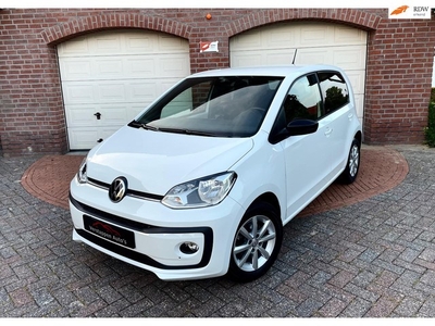 Volkswagen Up! 1.0 High Up! *CAMERA-CRUISE-NAVI-APP-PDC*