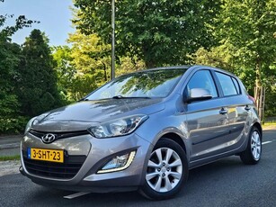 Hyundai i20 1.2i i-Deal (bj 2013)