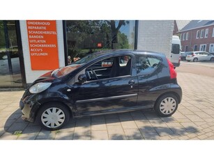 Peugeot 107 1.0-12V XS eerste eigenaresse apk 29-09-2025