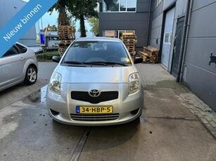 Toyota YARIS 1.3 VVTi Sol