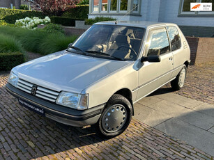 Peugeot 205 1.6 XT