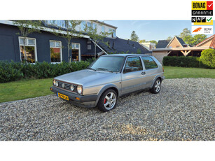 Volkswagen Golf 1.6 CL automaat met vele extra's