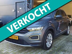 Volkswagen T-Roc 1.5 TSI Sport Business R | ACC / PANO / VIRTUAL / STANDKACHEL / CAMERA / STOELVERW / KEYLESS / CARPLAY / LANE-ASS