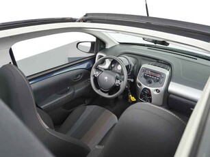 Peugeot 108 1.0 e-VTi 70pk ActiveTOP! Cabriolet/Schuif/Vouwdak Airco Esp Mistlampen Gsm-bluetooth Radio-bed. aan stuur