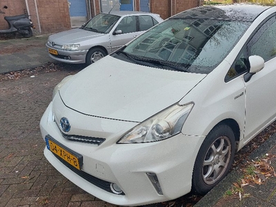 Prius Wagon Hybride 7-persoons Automaat Parelmoerwit