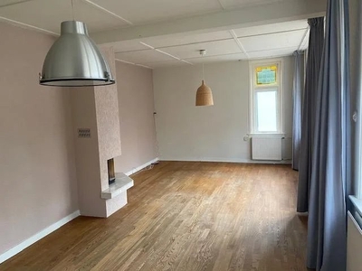 Woning te huur Dorpstraat, Nieuw Vennep