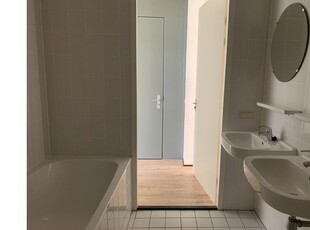 Huur 3 slaapkamer appartement van 85 m² in Amsterdam