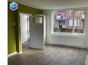 Huur 4 slaapkamer appartement van 65 m² in Bloemenbuurt