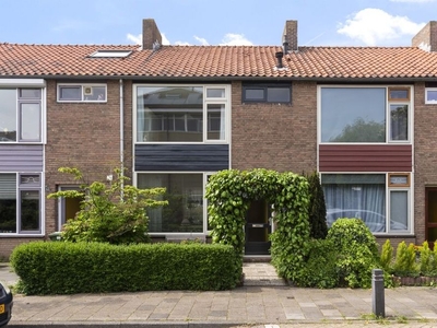 A.J. van Reststraat in Poeldijk (106m2)