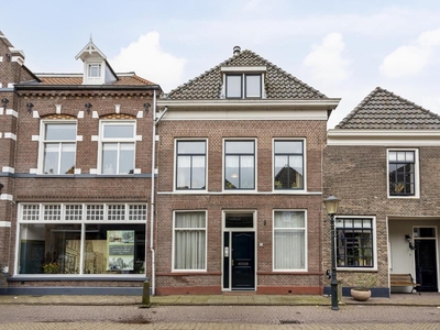 Hoogstraat 18