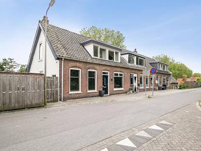 Woonhuis in Hendrik-Ido-Ambacht met 4 kamers